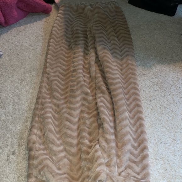 Crave Fame Plush joggers - Picture 7 of 7